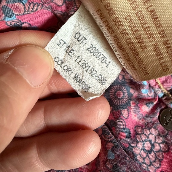 PAIGE ~ Dark Denim Stretch SKYLINE Low-rise Jeans ~ Size 28 - Picture 9 of 9